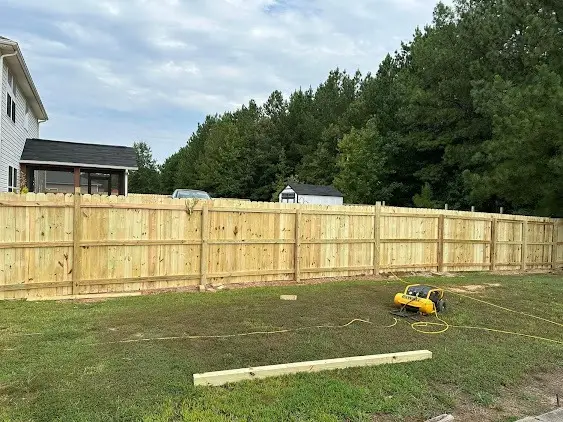 Fence Painting in Durham NC Fence Painting in Durham NC